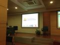 Presentación proyectada en la pantalla minutos antes de comenzar intervención Mónica Parejo